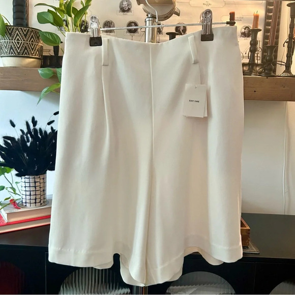 Uniqlo Pants - NWT Uniqlo‎ High Waisted Slack Shorts